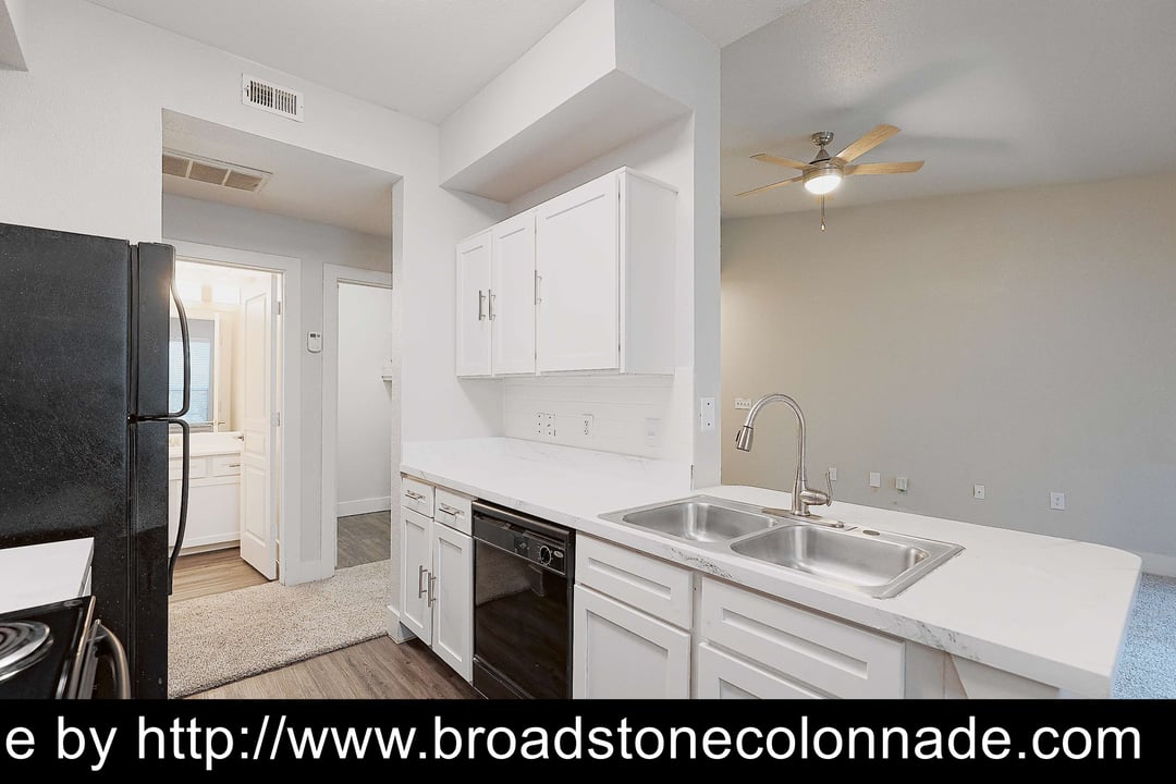 Broadstone Colonnade - 25